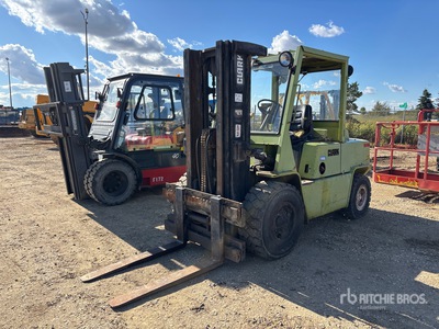 1986 Clark C500 9100 lb Pneumatic Tire Montacargas
