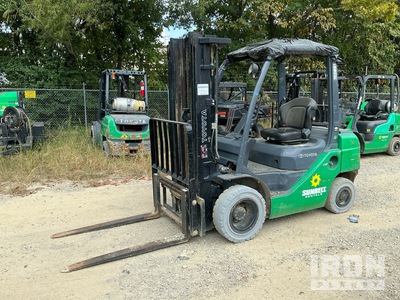 2015 Toyota 8FGU25 4500 lb Pneumatic Tire Forklift