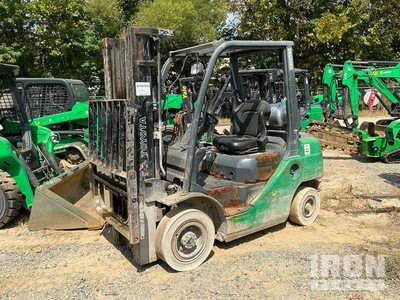 2016 Toyota 8FGU25 3750 lb Pneumatic Tire Forklift