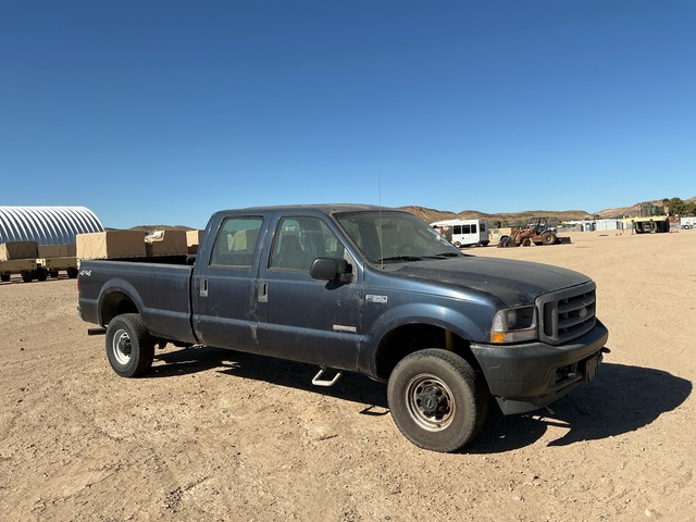 2004 Ford F-350 XL 4x4 Super Duty Pickup
