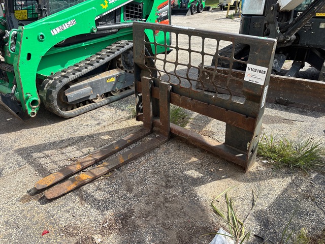 2015 Bobcat 46 in Skid Steer Forks