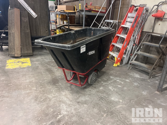 2016 Rubbermaid 1316 Waste Container