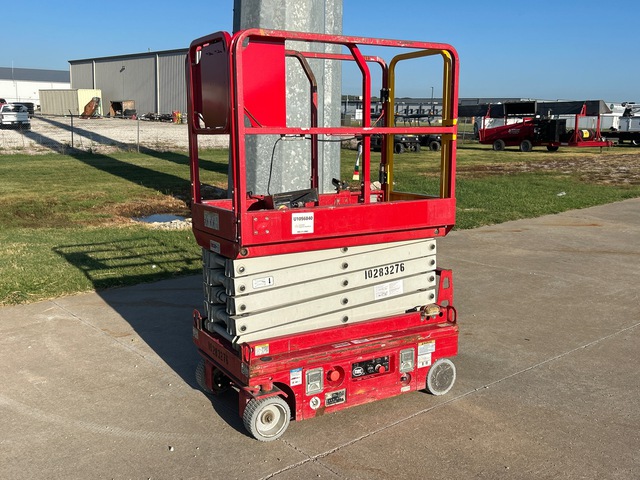 2019 MEC Micro 19 Electric Scissor Lift