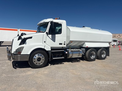 2017 Volvo VNL 6x4 Water vrachtwagen