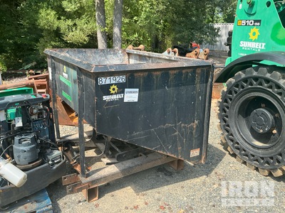 2016 JLG 101195082 44 in Trash Hopper
