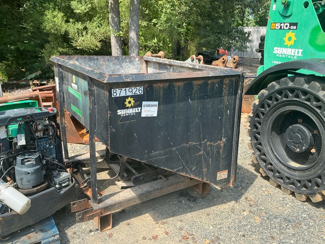 2016 JLG 101195082 44 in Trash Hopper 2016 JLG 101195082 44 in Trash Hopper