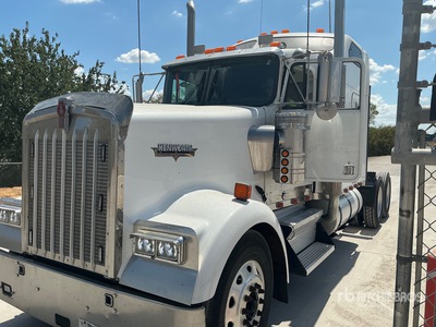 2002 Kenworth W900 T/A Sleeper Truck Tractor