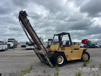 Cat V330B 33000 lb Chariot Élévateur (Inoperable)