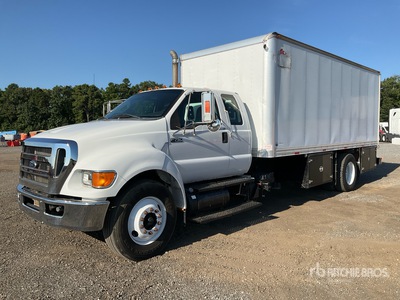 2015 Ford F-750 XLT 4x2 Extended Cab Lube Truck
