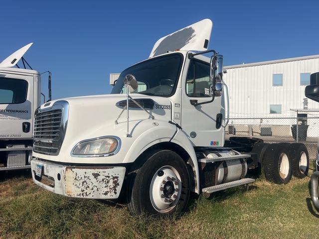 2017 Freightliner M2112 6x4 T/A Day Cab Truck Tractor 2017 Freightliner M2112 6x4 T/A Day Cab Truck Tractor