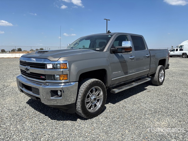 2017 Chevrolet Silverado 2500HD 4x4 Crew Cab Pickup