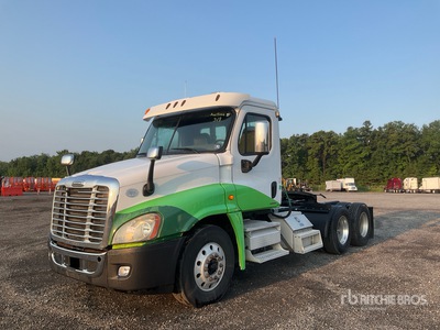 2010 Freightliner Cascadia 125 6x4 T/A Day Cab Truck Tractor