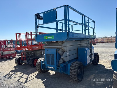 2008 Genie GS4390RT 4x4 Dual Fuel Podnośnik nożycowy