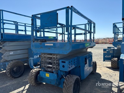 2014 Genie GS-3369RT 4x4 Dual Fuel Elevador de tijera