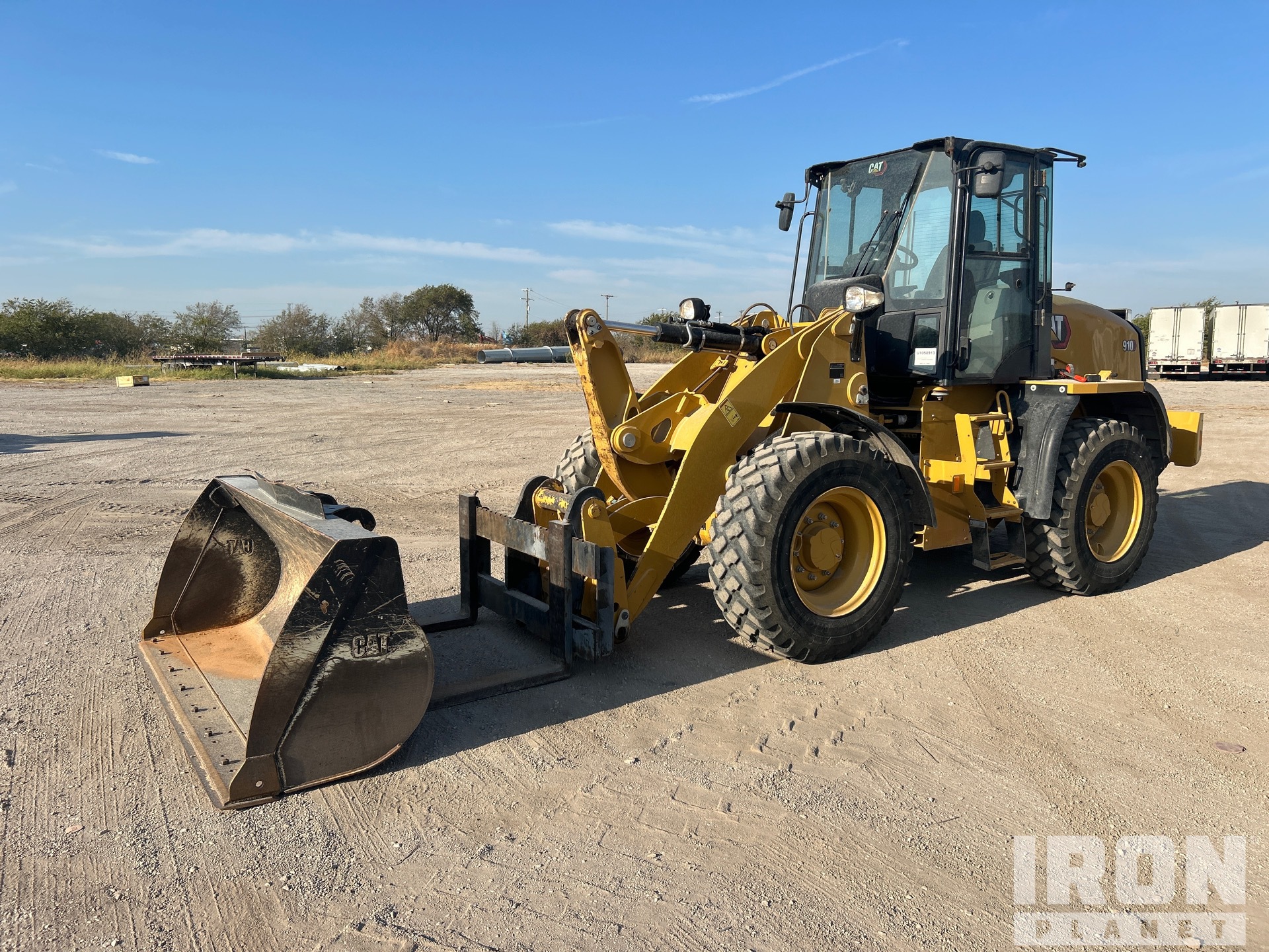 2023 Cat 910 High Lift Wheel Loader