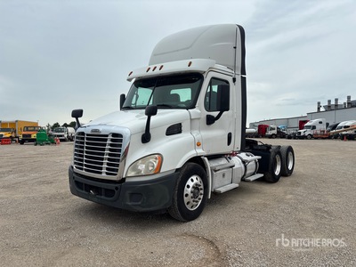 2018 Freightliner Cascadia 113 6x4 T/A Day Cab Truck Tractor