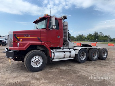 1999 Volvo ACL 6x4 トラックトラクター（T/A）