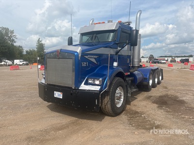 1997 Kenworth T800 8x4 トラックトラクター（Tri/A）