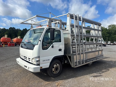 2007 Isuzu  4x2 Glass truck