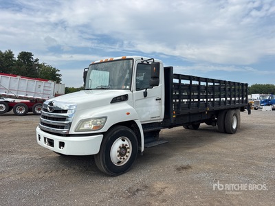 2012 Hino 268 4x2 Platte vrachtwagen