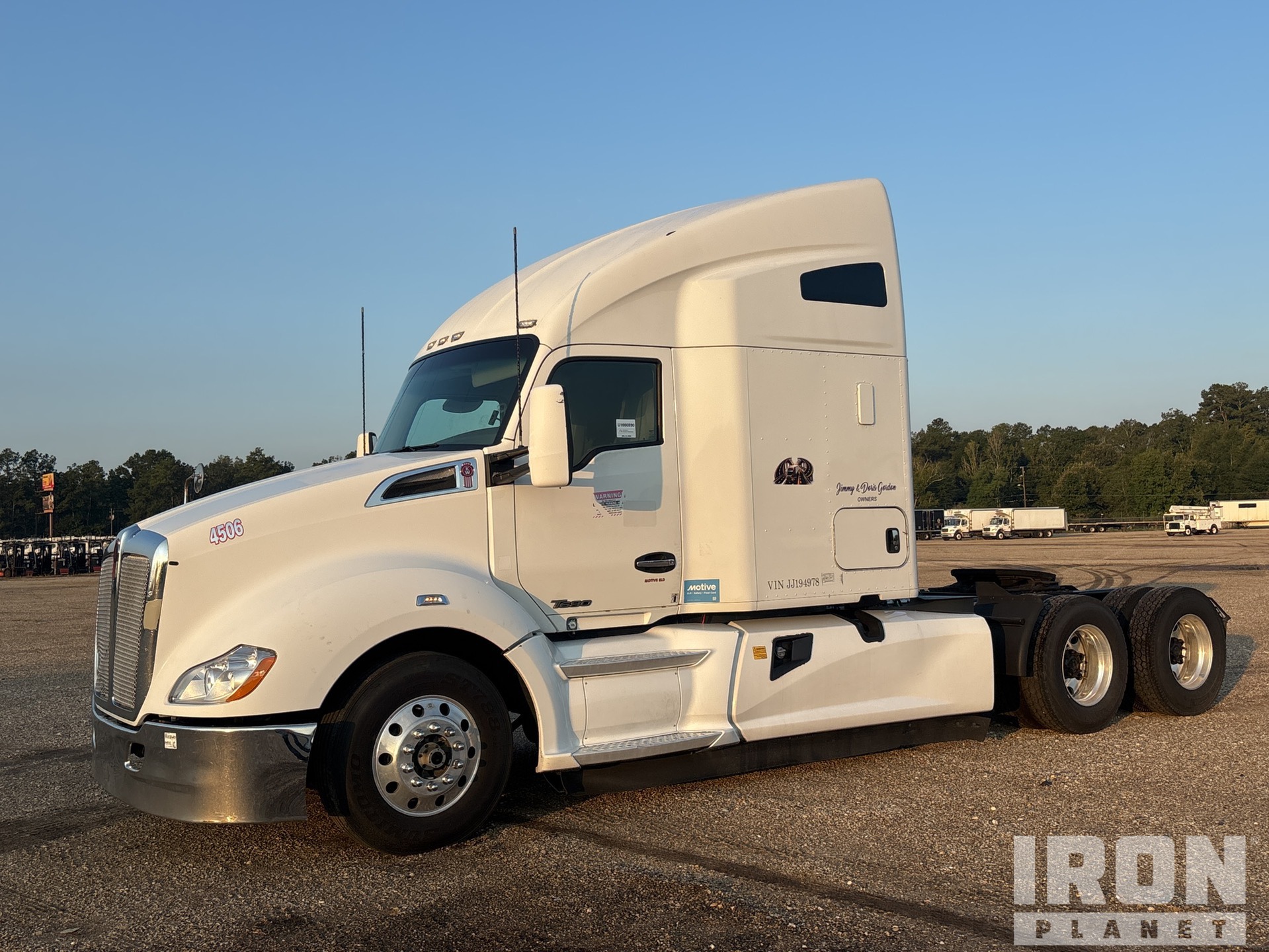 2018 Kenworth T680 6x4 T/A Sleeper Truck Tractor