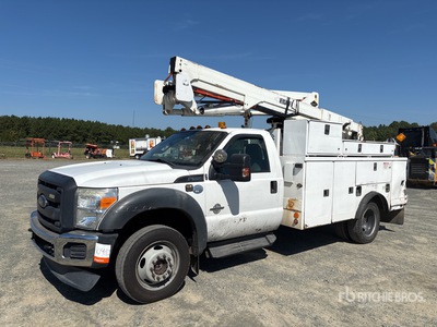 Versalift SST40EIH-01 40 ft on 2013 Ford F-550 XL 4x4 Piattaforma Autocarrata