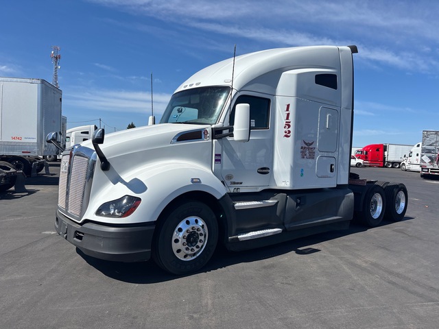2019 Kenworth T680 6x4 T/A Sleeper Truck Tractor