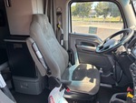 Cab with Seats/armrests