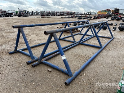 Quantity of (2) 16 ft Soporte de tuberias