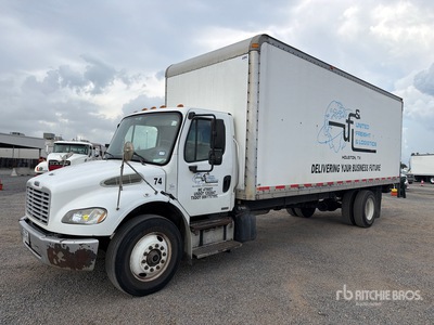 2012 Freightliner M2 106 4x2 شاحنة فان