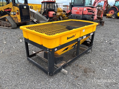 SnowEx V-Maxx 8500 8 ft x 4 ft ناثرة الملح