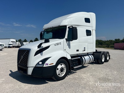 2022 Volvo VNL780 6x4 Ciągnik siodłowy T/A z kabiną sypialną