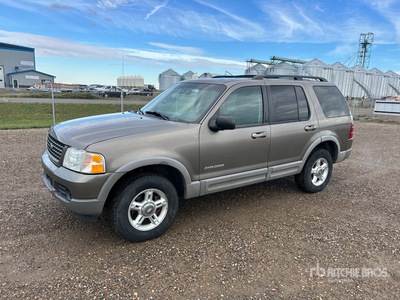 2002 Ford Explorer XLT 4x4 を見 SUV