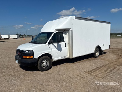 2021 GMC Savana G3500 4x2 バントラック