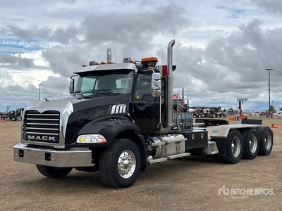 2013 Mack GU814 8x6 Ciągnik siodłowy z kabiną dzienną Tri/A