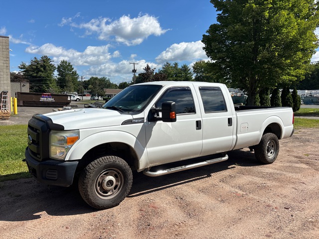 2015 Ford F-350 XL 4x4 Crew Cab Pickup