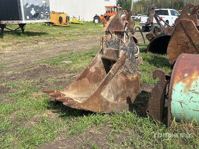 25 in Digging Excavator Bucket