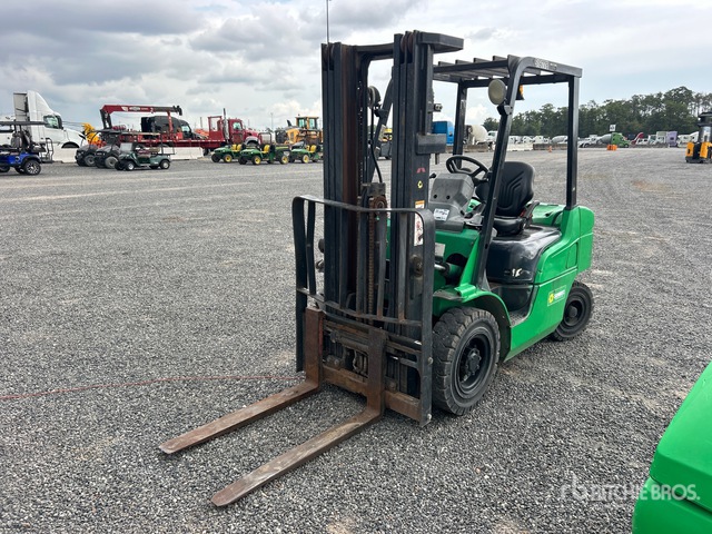 2013 Mitsubishi FD25N-D Pneumatic Tire Forklift
