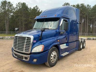 2015 Freightliner Cascadia 125 6x4 T/A Sleeper Truck Tractor