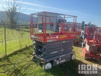 2017 (unverified) Skyjack SJIII 4740 Electric Scissor Lift