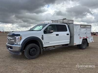 2019 Ford F-450 XLT 4x4 Crew Cab Utility Truck