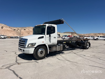 2018 Hino 268A 4x2 ロールオフトラック