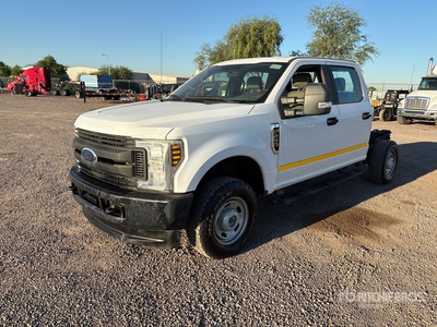 2018 Ford F-250 XL 4x4 Crew Cab Kabina i podwozie
