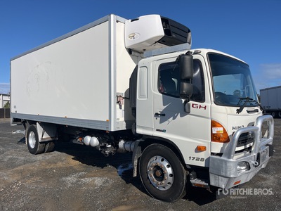 2013 Hino 500 GH 1728 4x2 شاحنة مبردة