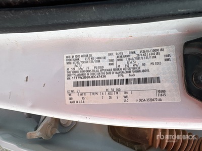 2018 Ford F-250 4x4 Crew Cab Flatbed Truck
