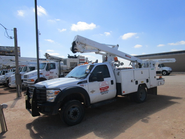 ETI ETC371H Bucket on 2012 Ford F-550 Super Duty 4x4 Bucket Truck ETI ETC371H Bucket on 2012 Ford F-550 Super Duty 4x4 Bucket Truck