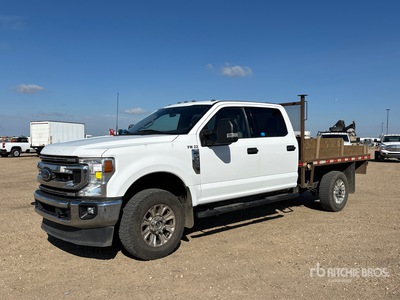 2021 Ford F-350 XLT 4x4 Crew Cab Flatbed Truck