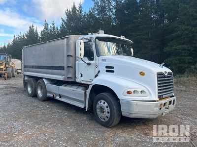 2007 Mack CX688RS 6x4 T/A Dump Truck