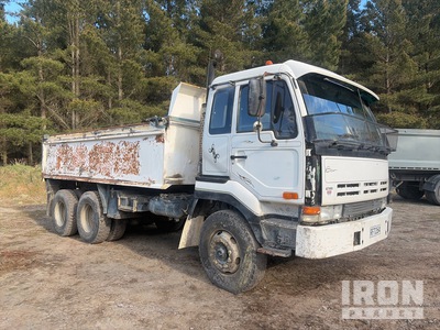 1993 Nissan CW380S 6x4 Autocarro ribaltabile 2 assi