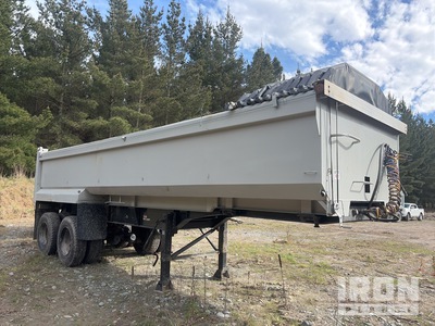 1990 Roadrunner 7.8 m T/A End Dump Trailer